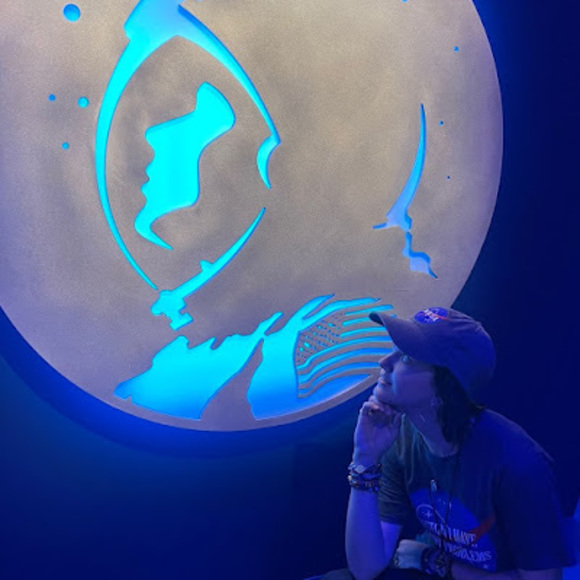 Meet your Posher, Rachel - Picture 1 of 1